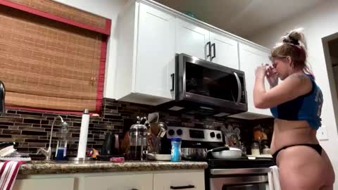 kkayla132 online show from 12.17.25