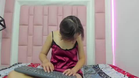 Snapshot of klaret_toy chatting on 09.27.25 Klaret online show from 09.27.25