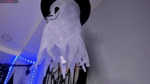 Snapshot of klariz09 chatting on 10.25.25 klariz09 online show from 10.25.25