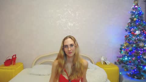 Snapshot of klaryevans chatting on 12.26.24 Klary online show from 12.26.24
