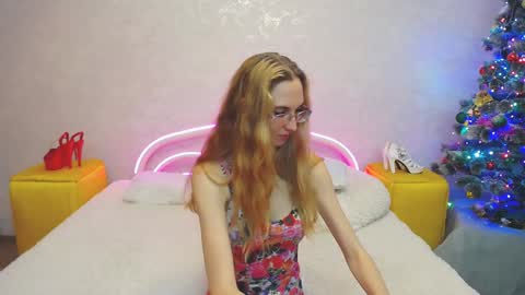 Snapshot of klaryevans chatting on 12.30.24 Klary online show from 12.30.24