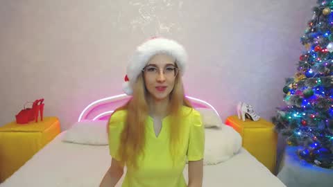 Snapshot of klaryevans chatting on 01.08.25 Klary online show from 01.08.25