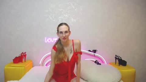 Snapshot of klaryevans chatting on 03.01.25 Klary online show from 03.01.25