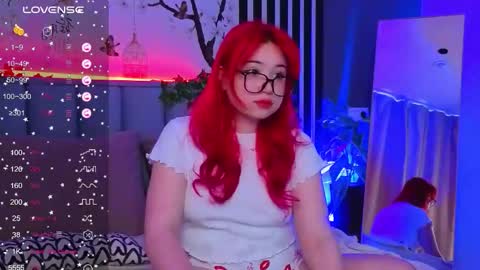 Snapshot of klee_love chatting on 10.04.25 Klee online show from 10.04.25
