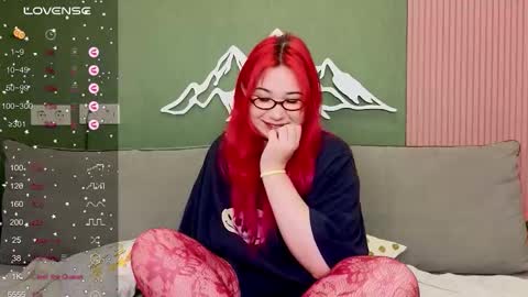 Snapshot of klee_love chatting on 10.18.25 Klee online show from 10.18.25
