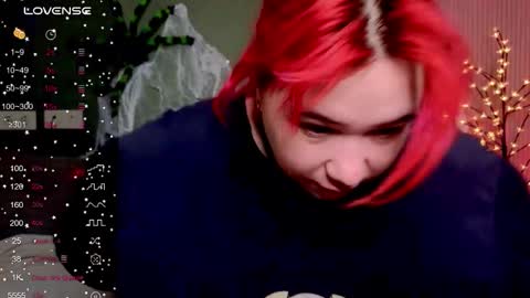 Snapshot of klee_love chatting on 10.21.25 Klee online show from 10.21.25