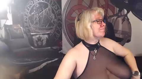 Snapshot of kleiner_teufel chatting on 02.06.25 Michelle online show from 02.06.25