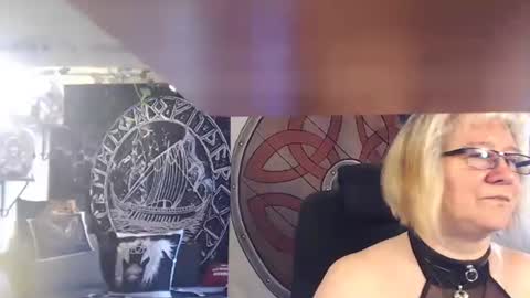 Snapshot of kleiner_teufel chatting on 02.20.25 Michelle online show from 02.20.25