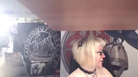 Snapshot of kleiner_teufel chatting on 02.23.25 Michelle online show from 02.23.25