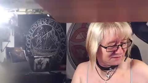 Snapshot of kleiner_teufel chatting on 02.24.25 Michelle online show from 02.24.25