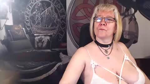 Snapshot of kleiner_teufel chatting on 02.26.25 Michelle online show from 02.26.25