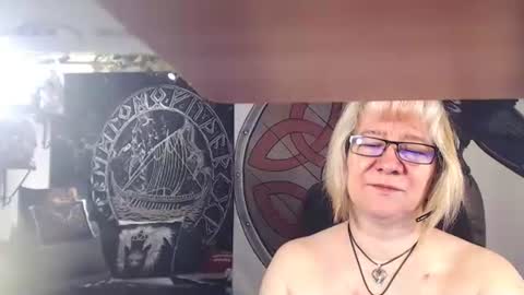 Snapshot of kleiner_teufel chatting on 02.27.25 Michelle online show from 02.27.25