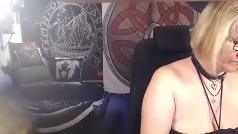 Snapshot of kleiner_teufel chatting on 03.12.25 Michelle online show from 03.12.25