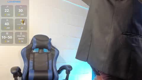 Snapshot of kleo_helenos chatting on 11.01.25 KLEO online show from 11.01.25