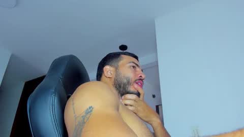 Snapshot of klinsmannwalton chatting on 11.01.25 klinsmannwalton online show from 11.01.25