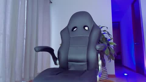 Snapshot of klinsmannwalton chatting on 11.03.25 klinsmannwalton online show from 11.03.25