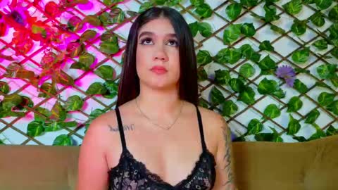 Snapshot of kloe_bella chatting on 09.29.25 kloe_bella online show from 09.29.25