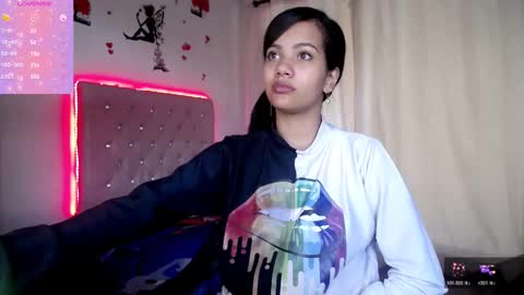 Snapshot of kloy_sech chatting on 02.18.25 Valen online show from 02.18.25
