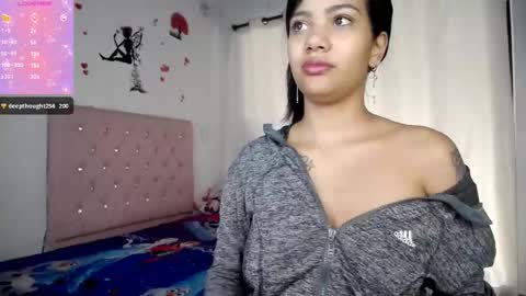 Snapshot of kloy_sech chatting on 02.19.25 Valen online show from 02.19.25