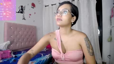 Snapshot of kloy_sech chatting on 03.01.25 Valen online show from 03.01.25