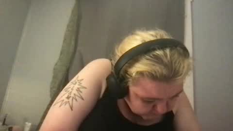 Snapshot of kmarie1196 chatting on 07.14.26 kmarie1196 online show from 07.14.26