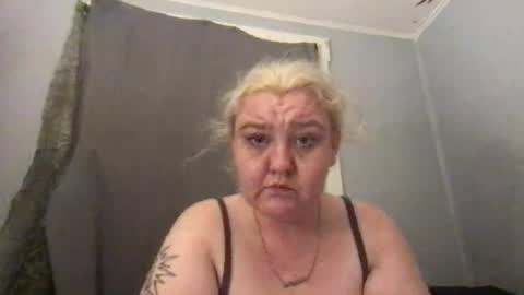 Snapshot of kmarie1196 chatting on 08.08.26 kmarie1196 online show from 08.08.26