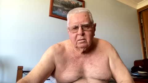 Aussiedude online show from 01.06.25