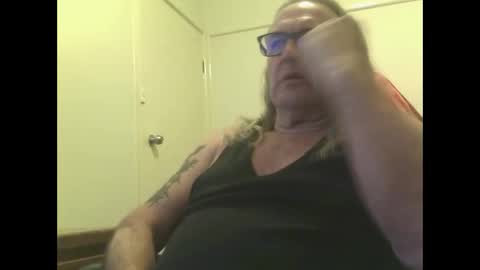 Snapshot of knobout chatting on 04.30.26 knobout online show from 04.30.26