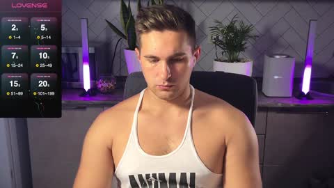 Snapshot of kochka25 chatting on 12.17.24 Sweet boy online show from 12.17.24