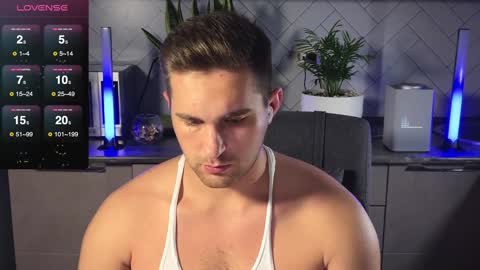 Snapshot of kochka25 chatting on 12.19.24 Sweet boy online show from 12.19.24