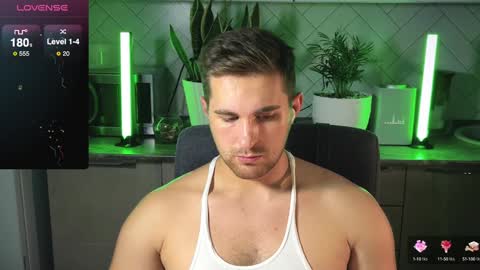 Snapshot of kochka25 chatting on 12.22.24 Sweet boy online show from 12.22.24