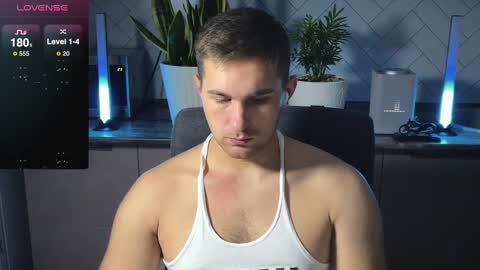Snapshot of kochka25 chatting on 01.12.25 Sweet boy online show from 01.12.25