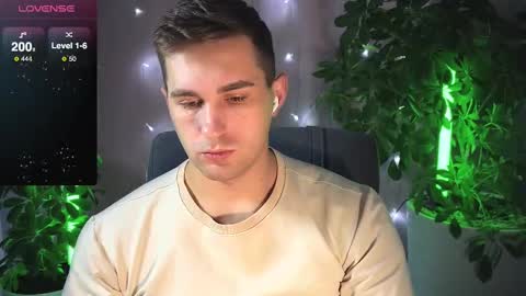Snapshot of kochka25 chatting on 02.23.25 Sweet boy online show from 02.23.25