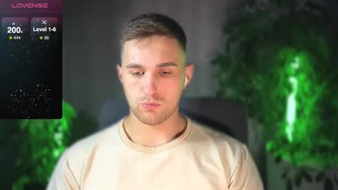 Snapshot of kochka25 chatting on 02.26.25 Sweet boy online show from 02.26.25
