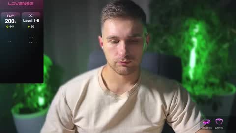 Snapshot of kochka25 chatting on 02.27.25 Sweet boy online show from 02.27.25