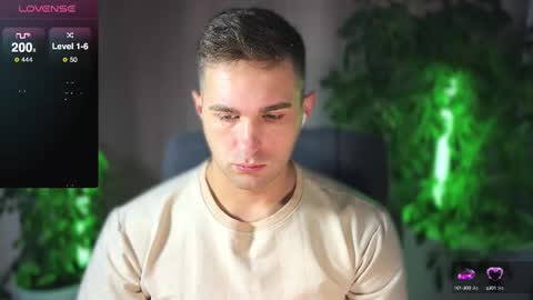 Snapshot of kochka25 chatting on 03.02.25 Sweet boy online show from 03.02.25