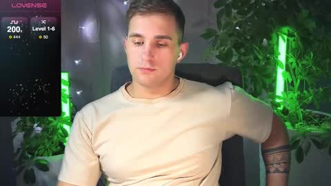 Snapshot of kochka25 chatting on 03.06.25 Sweet boy online show from 03.06.25