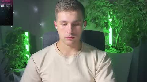 Snapshot of kochka25 chatting on 03.09.25 Sweet boy online show from 03.09.25