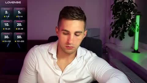 Snapshot of kochka25 chatting on 09.13.25 Sweet boy online show from 09.13.25