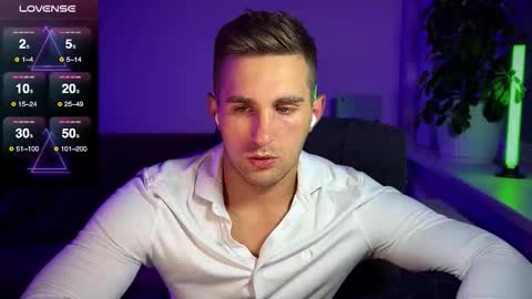 Snapshot of kochka25 chatting on 09.14.25 Sweet boy online show from 09.14.25