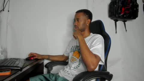 Snapshot of kofi_exotic_ chatting on 05.11.26 kofi online show from 05.11.26