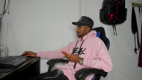 Snapshot of kofi_exotic_ chatting on 05.27.26 kofi online show from 05.27.26