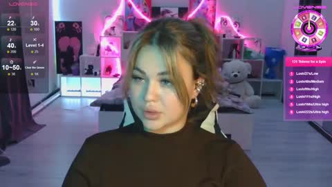 Snapshot of kokokolla chatting on 10.28.25 Mia online show from 10.28.25