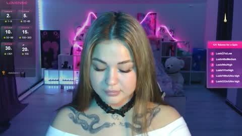 Snapshot of kokokolla chatting on 11.01.25 Mia online show from 11.01.25