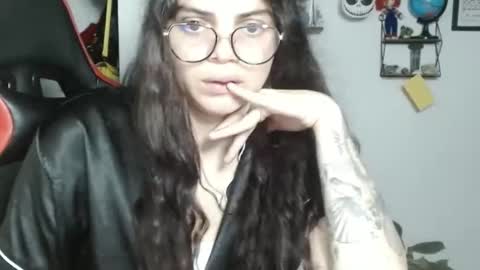 Karoll online show from 02.18.25