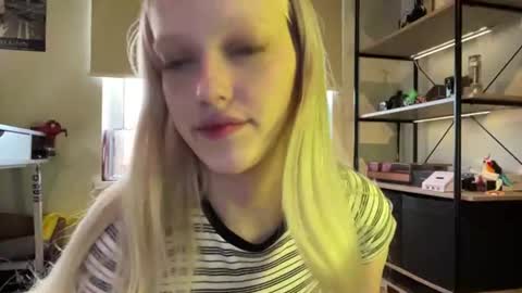 Snapshot of kortneyhiedeman chatting on 06.22.26 Ariela online show from 06.22.26