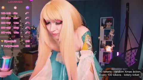 Snapshot of koshkasenpai chatting on 12.18.24 koshkasenpai online show from 12.18.24