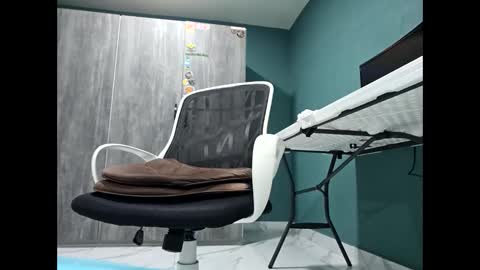 Koto Bombon online show from 01.06.25