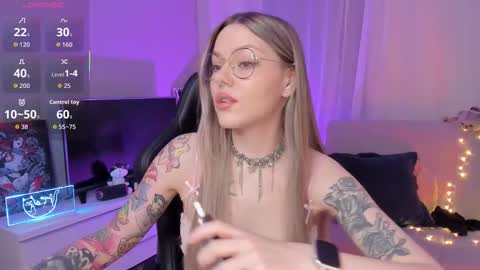 Snapshot of koza_dereza_ chatting on 10.10.25 Jess online show from 10.10.25