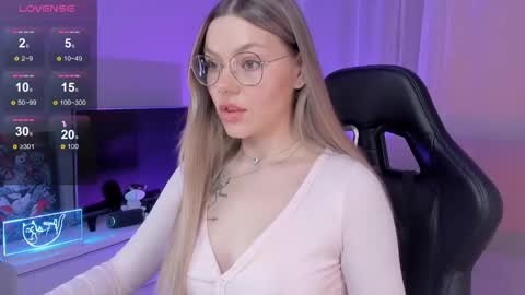 Snapshot of koza_dereza_ chatting on 10.17.25 Jess online show from 10.17.25